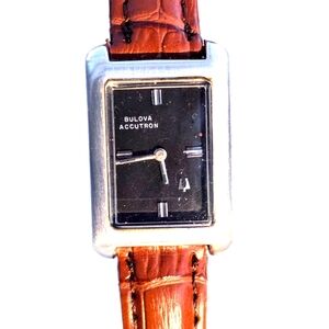 1973 Bulova Accutron Vintage Lady's Battery Powered White Rolled Gold Watch